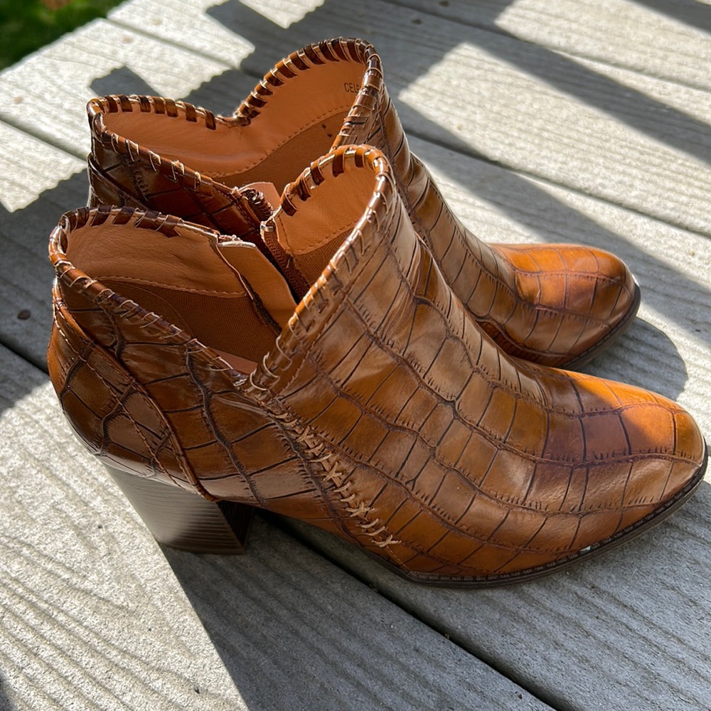 Mata Heeled Boots Size 9